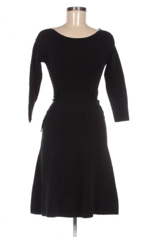 Ruha Guess, Méret S, Szín Fekete, Ár 20 279 Ft