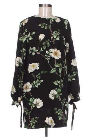 Рокля H&M, Размер S, Цвят Многоцветен, Цена 20,00 €