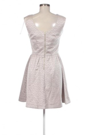 Φόρεμα H&M, Μέγεθος M, Χρώμα  Μπέζ, Τιμή 9,99 €