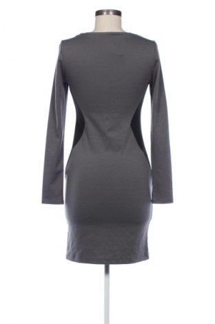 Рокля H&M, Размер S, Цвят Многоцветен, Цена 20,00 €