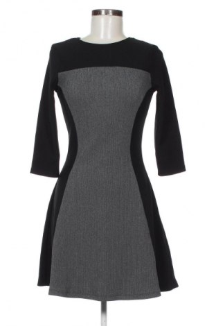 Рокля H&M Divided, Размер S, Цвят Многоцветен, Цена 19,95 €