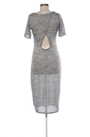 Рокля H&M Divided, Размер M, Цвят Многоцветен, Цена 9,20 €