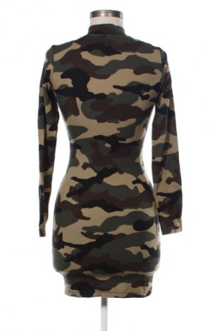 Рокля H&M Divided, Размер S, Цвят Многоцветен, Цена 20,45 €