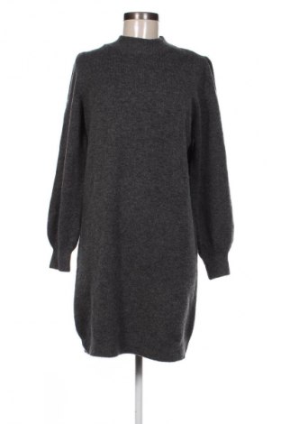 Šaty  Jdy, Velikost M, Barva Šedá, Cena  759,00 Kč