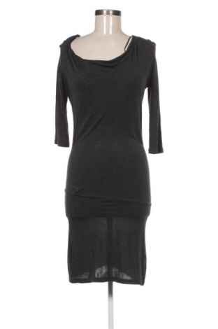 Рокля Mango, Размер S, Цвят Сив, Цена 17,00 €