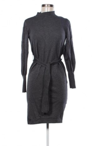 Рокля Mohito, Размер S, Цвят Сив, Цена 19,94 €