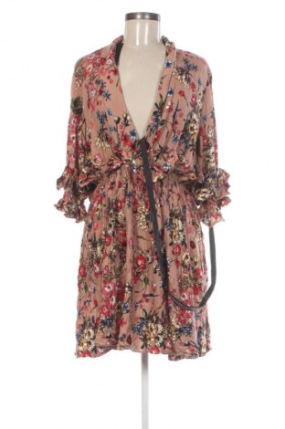 Sukienka Pretty Little Thing, Rozmiar L, Kolor Kolorowy, Cena 64,99 zł, #135703140
