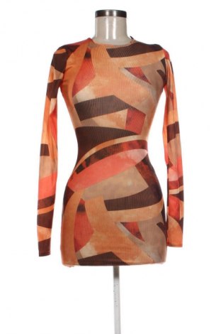 Рокля Pretty Little Thing, Размер XS, Цвят Многоцветен, Цена 32,00 €