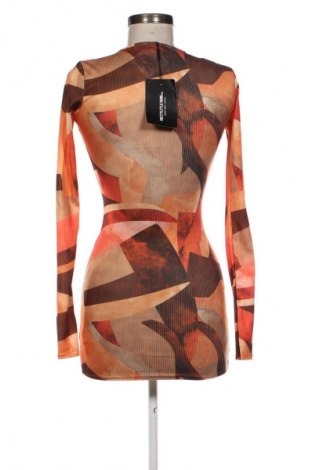 Рокля Pretty Little Thing, Размер XS, Цвят Многоцветен, Цена 32,00 €