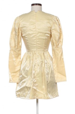 Φόρεμα Pretty Little Thing, Μέγεθος XS, Χρώμα Χρυσαφί, Τιμή 19,93 €