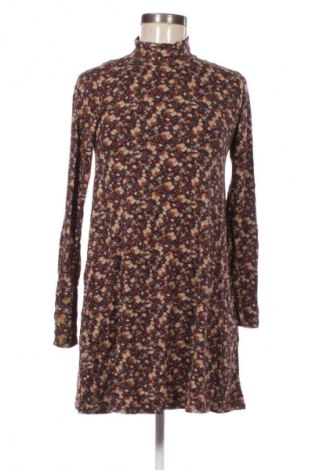 Šaty  Pull&Bear, Velikost M, Barva Vícebarevné, Cena  179,00 Kč