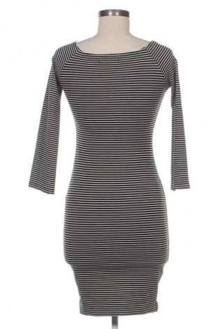 Рокля Pull&Bear, Размер L, Цвят Многоцветен, Цена 14,00 €