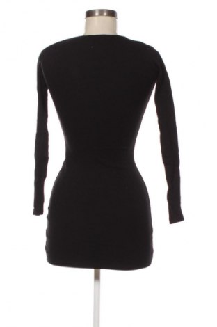 Šaty  Pull&Bear, Velikost XS, Barva Černá, Cena  129,00 Kč