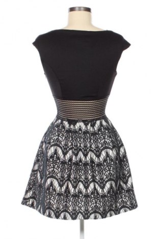 Šaty  Rinascimento, Velikost XS, Barva Vícebarevné, Cena  1 190,00 Kč