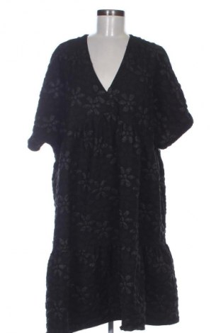 Рокля SHEIN, Размер 3XL, Цвят Черен, Цена 13,80 €