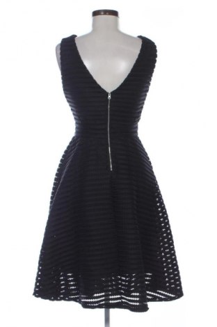 Šaty  TFNC London, Velikost M, Barva Černá, Cena  349,00 Kč