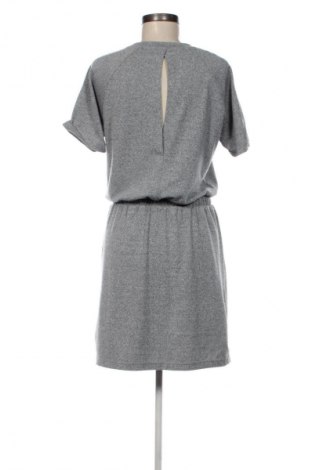 Рокля Unbranded, Размер M, Цвят Сив, Цена 5,11 €
