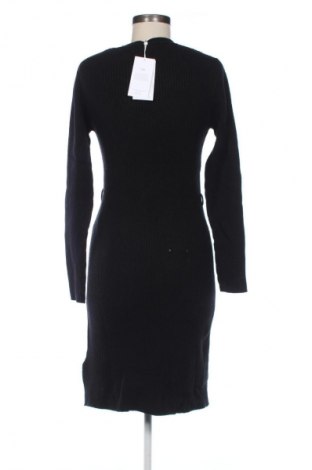 Ruha VILA, Méret M, Szín Fekete, Ár 4 509 Ft