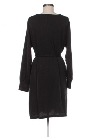 Рокля Vero Moda, Размер 3XL, Цвят Черен, Цена 32,21 €