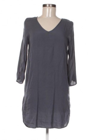 Рокля Vero Moda, Размер XS, Цвят Сив, Цена 14,31 €