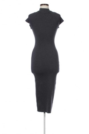 Kleid Zara, Größe L, Farbe Grau, Preis € 17,00