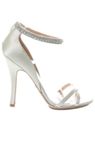 Сандали Badgley Mischka, Размер 38, Цвят Екрю, Цена 164,00 €