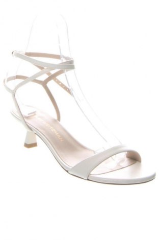 Sandale Stuart Weitzman, Mărime 38, Culoare Alb, Preț 950,53 Lei