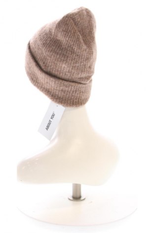 Шапка About You, Цвят Бежов, Цена 16,36 €