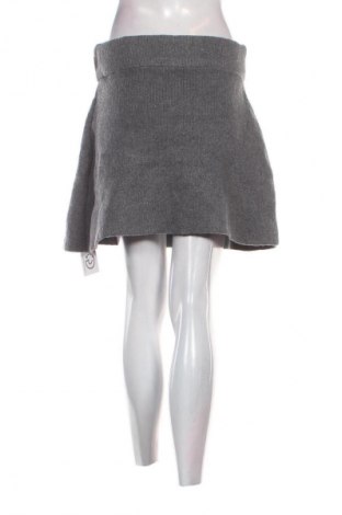 Пола Unbranded, Размер M, Цвят Сив, Цена 3,06 €