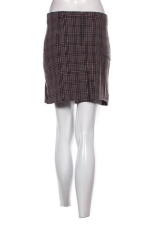 Пола Madonna, Размер M, Цвят Многоцветен, Цена 2,04 €