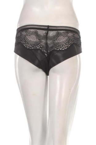 bikiny Triumph, Velikost M, Barva Černá, Cena  699,00 Kč