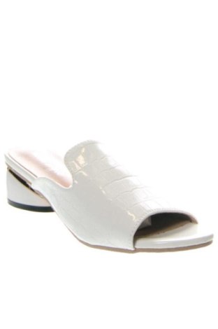 Papuci Unbranded, Mărime 38, Culoare Alb, Preț 123,93 Lei
