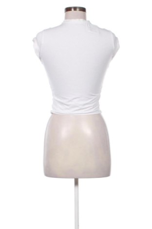 Дамска блуза Bershka, Размер M, Цвят Бял, Цена 6,72 €