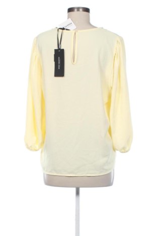 Дамска блуза MOST WANTED, Размер XL, Цвят Жълт, Цена 39,88 €