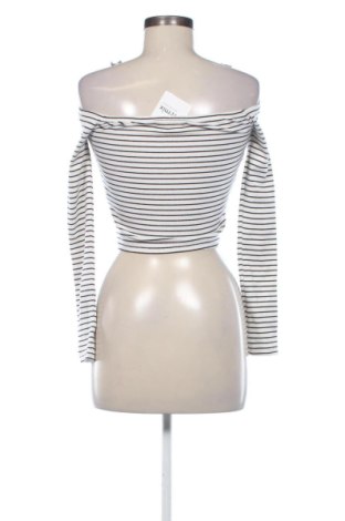 Dámská halenka Pull&Bear, Velikost M, Barva Vícebarevné, Cena  196,00 Kč