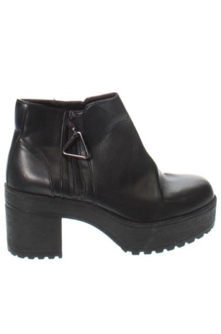 Dámské poltopánky Bershka, Veľkosť 38, Farba Čierna, Cena  38,95 €