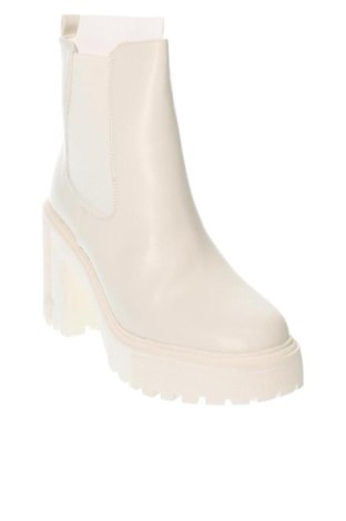 Дамски боти Madden Girl, Размер 39, Цвят Екрю, Цена 112,48 €