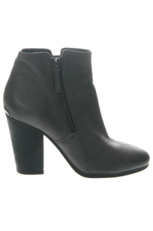 Дамски боти Michael Kors, Размер 37, Цвят Сив, Цена 214,00 €