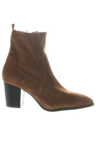 Botine de damă New Yorker, Mărime 40, Culoare Bej, Preț 199,99 Lei
