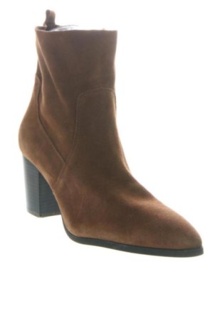 Botine de damă New Yorker, Mărime 40, Culoare Bej, Preț 199,99 Lei