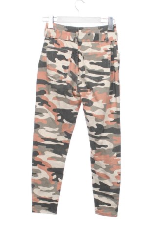 Дамски дънки Bershka, Размер XS, Цвят Многоцветен, Цена 14,77 €