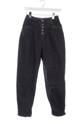 Dámské džíny  Bershka, Velikost XS, Barva Šedá, Cena  425,00 Kč