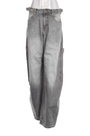 Dámské džíny  Bershka, Velikost L, Barva Šedá, Cena  425,00 Kč