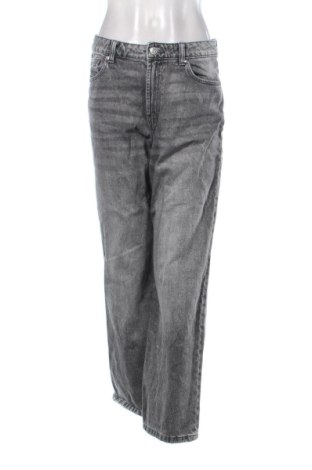 Dámské džíny  Bershka, Velikost M, Barva Šedá, Cena  419,00 Kč
