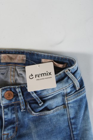 Дамски дънки Guess, Размер XS, Цвят Син, Цена 38,00 €