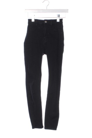 Дамски дънки Pull&Bear, Размер XS, Цвят Черен, Цена 15,00 €