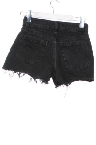 Дамски къс панталон Bershka, Размер XS, Цвят Черен, Цена 9,78 €