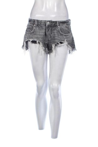 Γυναικείο κοντό παντελόνι Cropp, Μέγεθος M, Χρώμα Μαύρο, Τιμή 8,99 €