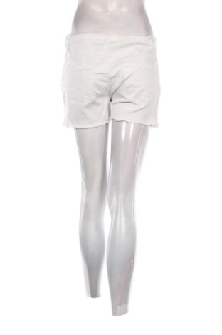Női rövidnadrág Esmara, Méret M, Szín Fehér, Ár 2 549 Ft