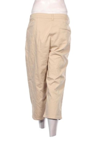 Дамски къс панталон Madeleine, Размер XXL, Цвят Бежов, Цена 56,24 €